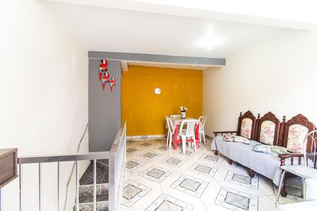 Casa para alugar com 198m², 2 quartos e 1 vaga Casa para alugar com 198m², 2 quartos e 1 vagaSala