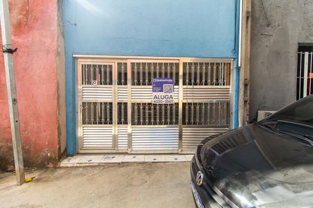 Casa para alugar com 198m², 2 quartos e 1 vaga Casa para alugar com 198m², 2 quartos e 1 vagaFachada + Placa