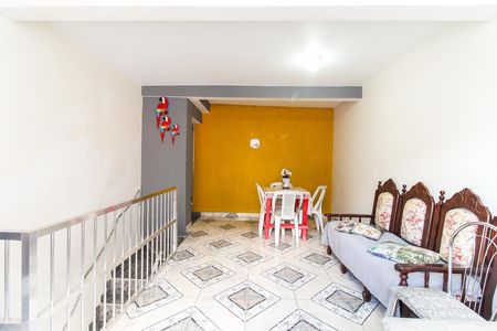 Casa para alugar com 198m², 2 quartos e 1 vaga Casa para alugar com 198m², 2 quartos e 1 vagaSala