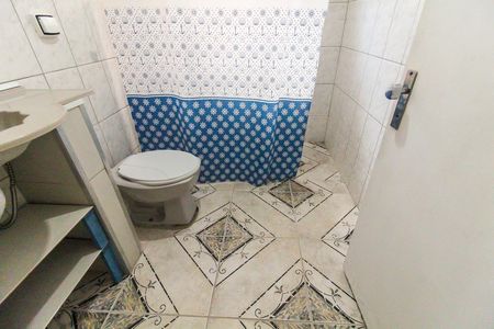 Casa para alugar com 198m², 2 quartos e 1 vaga Casa para alugar com 198m², 2 quartos e 1 vagaBanheiro
