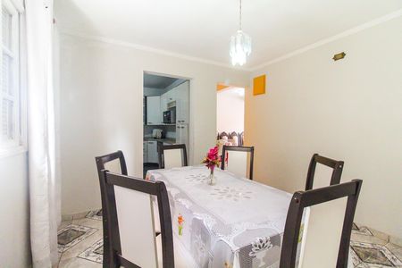 Casa para alugar com 198m², 2 quartos e 1 vaga Casa para alugar com 198m², 2 quartos e 1 vagaSala de Jantar