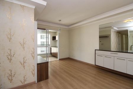 Sala  de apartamento para alugar com 3 quartos, 70m² em Vila Suzana, São Paulo