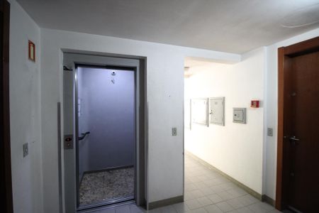 Apartamento à venda com 58m², 2 quartos e 1 vagaCorredor