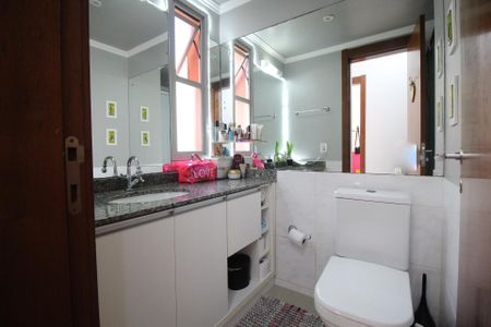 Apartamento à venda com 58m², 2 quartos e 1 vaga Apartamento à venda com 58m², 2 quartos e 1 vagaBanheiro
