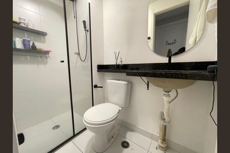 Apartamento à venda com 33m², 2 quartos e sem vaga Apartamento à venda com 33m², 2 quartos e sem vagaBanheiro social