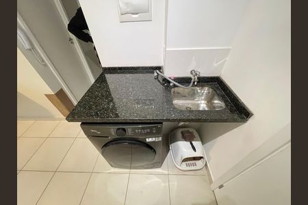 Apartamento à venda com 33m², 2 quartos e sem vaga Apartamento à venda com 33m², 2 quartos e sem vagaCozinha e Área de Serviço