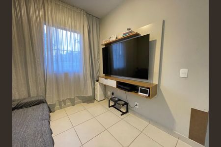 Sala de apartamento para alugar com 2 quartos, 33m² em Jardim Celeste, São Paulo