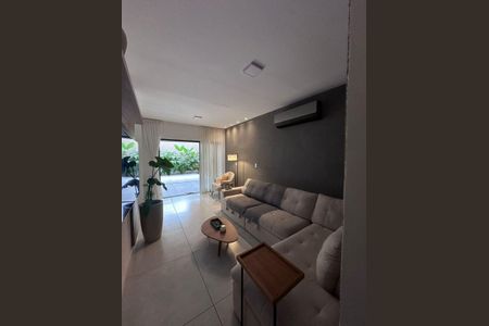 Sala de casa de condomínio à venda com 2 quartos, 203m² em Jacarepaguá, Rio de Janeiro