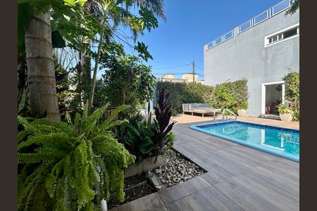 Casa para alugar com 440m², 5 quartos e 4 vagasPiscina