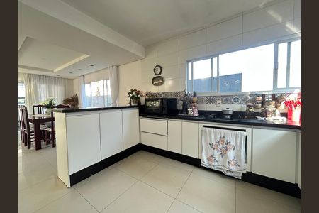 Casa para alugar com 440m², 5 quartos e 4 vagasCozinha