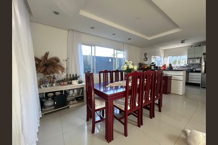 Casa para alugar com 440m², 5 quartos e 4 vagasSala