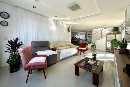 Casa para alugar com 440m², 5 quartos e 4 vagasSala