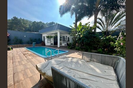 Casa para alugar com 440m², 5 quartos e 4 vagasPiscina