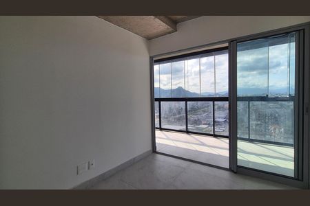 Apartamento para alugar com 84m², 2 quartos e 1 vaga