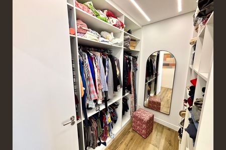 Apartamento à venda com 75m², 3 quartos e 2 vagas Apartamento à venda com 75m², 3 quartos e 2 vagasCloset do quarto 3