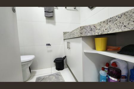 Banheiro  de kitnet/studio para alugar com 1 quarto, 25m² em Rio Vermelho, Salvador