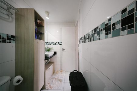 Apartamento à venda com 56m², 2 quartos e 1 vaga Apartamento à venda com 56m², 2 quartos e 1 vagaBanheiro