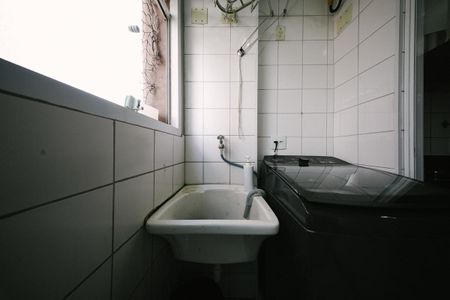 Apartamento à venda com 56m², 2 quartos e 1 vaga Apartamento à venda com 56m², 2 quartos e 1 vagaCozinha e Área de Serviço