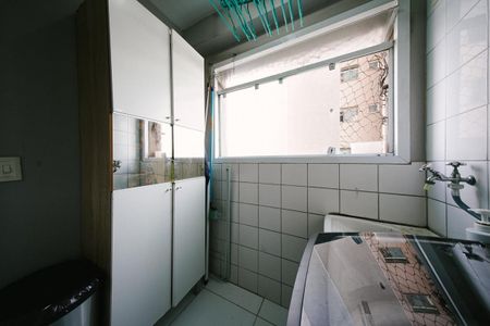 Apartamento à venda com 56m², 2 quartos e 1 vaga Apartamento à venda com 56m², 2 quartos e 1 vagaCozinha e Área de Serviço