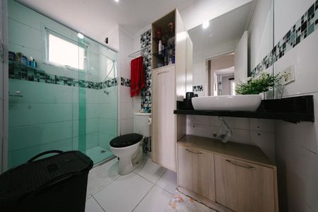Apartamento à venda com 56m², 2 quartos e 1 vaga Apartamento à venda com 56m², 2 quartos e 1 vagaBanheiro