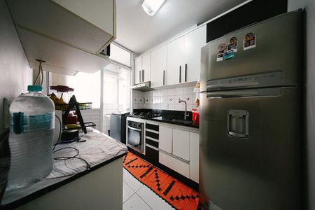Apartamento à venda com 56m², 2 quartos e 1 vaga Apartamento à venda com 56m², 2 quartos e 1 vagaCozinha e Área de Serviço