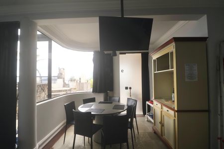 Apartamento para alugar com 450m², 4 quartos e 3 vagas Apartamento para alugar com 450m², 4 quartos e 3 vagasVaranda
