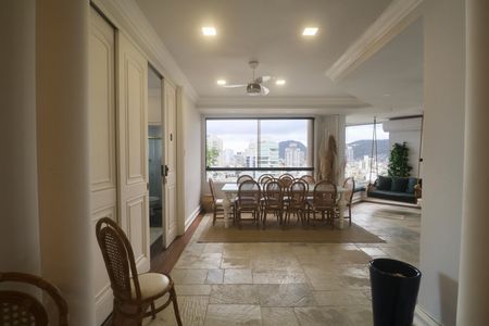 Apartamento para alugar com 450m², 4 quartos e 3 vagas Apartamento para alugar com 450m², 4 quartos e 3 vagasSala