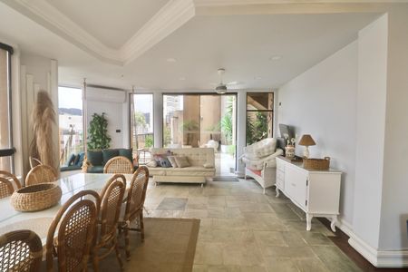 Apartamento para alugar com 450m², 4 quartos e 3 vagas Apartamento para alugar com 450m², 4 quartos e 3 vagasSala