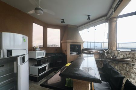 Apartamento para alugar com 450m², 4 quartos e 3 vagas Apartamento para alugar com 450m², 4 quartos e 3 vagasVaranda