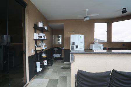 Apartamento para alugar com 450m², 4 quartos e 3 vagas Apartamento para alugar com 450m², 4 quartos e 3 vagasVaranda