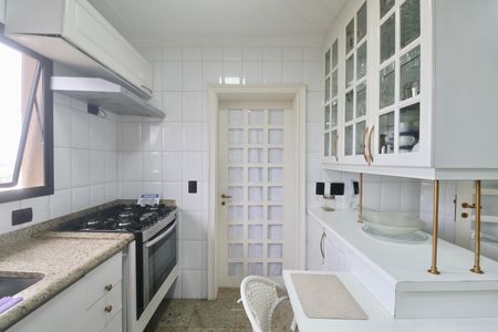 Apartamento para alugar com 450m², 4 quartos e 3 vagas Apartamento para alugar com 450m², 4 quartos e 3 vagasCozinha