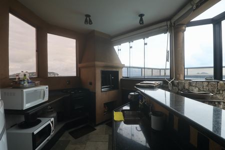 Apartamento para alugar com 450m², 4 quartos e 3 vagas Apartamento para alugar com 450m², 4 quartos e 3 vagasVaranda