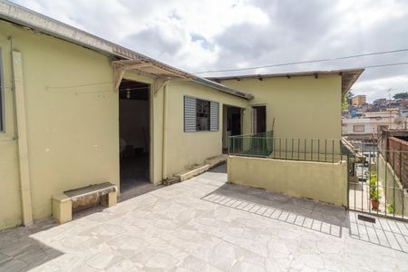 Casa à venda com 267m², 6 quartos e 3 vagas Casa à venda com 267m², 6 quartos e 3 vagasQuintal