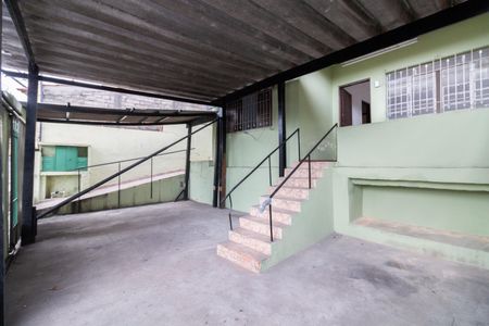 Casa à venda com 267m², 6 quartos e 3 vagas Casa à venda com 267m², 6 quartos e 3 vagasGaragem