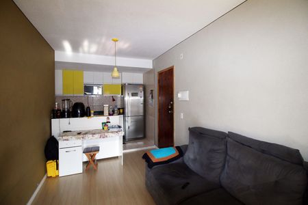 Sala de apartamento à venda com 2 quartos, 50m² em Parada de Lucas, Rio de Janeiro