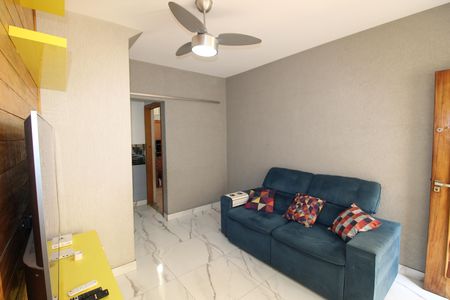 Sala de casa de condomínio para alugar com 2 quartos, 70m² em Vila Regina, São Paulo