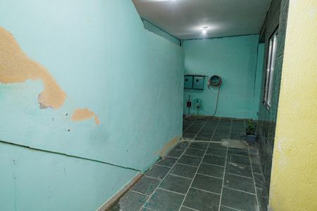 Casa para alugar com 100m², 2 quartos e 2 vagasCorredor