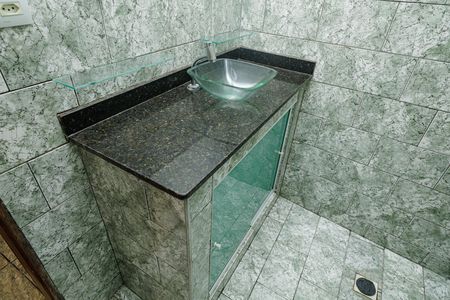 Casa para alugar com 100m², 2 quartos e 2 vagasBanheiro