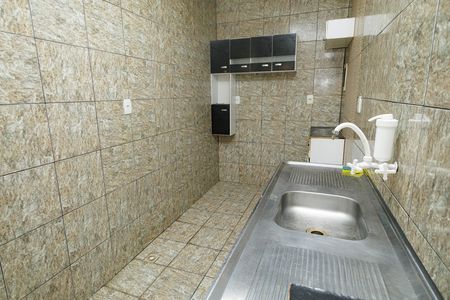 Casa para alugar com 100m², 2 quartos e 2 vagasCozinha