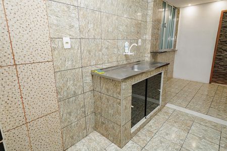Casa para alugar com 100m², 2 quartos e 2 vagasCozinha