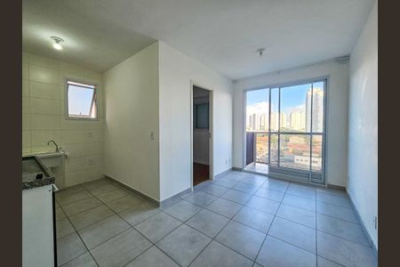 Apartamento para alugar com 37m², 2 quartos e sem vaga