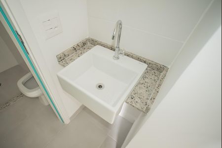 Apartamento à venda com 37m², 2 quartos e sem vagaBanheiro