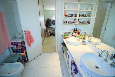 Apartamento à venda com 206m², 4 quartos e 3 vagas
