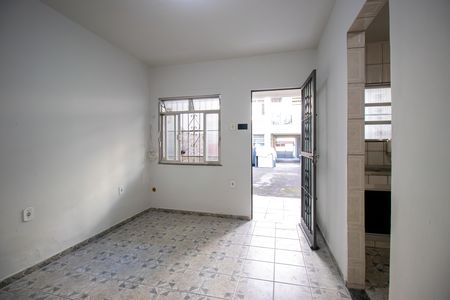 Casa para alugar com 50m², 1 quarto e 1 vaga Casa para alugar com 50m², 1 quarto e 1 vagaSala