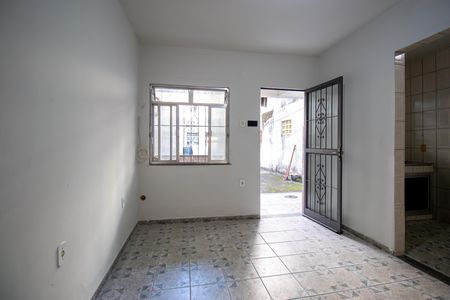 Casa para alugar com 50m², 1 quarto e 1 vaga Casa para alugar com 50m², 1 quarto e 1 vagaSala