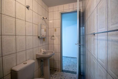 Casa para alugar com 50m², 1 quarto e 1 vaga Casa para alugar com 50m², 1 quarto e 1 vagaBanheiro