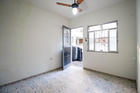 Casa para alugar com 50m², 1 quarto e 1 vaga Casa para alugar com 50m², 1 quarto e 1 vagaSala