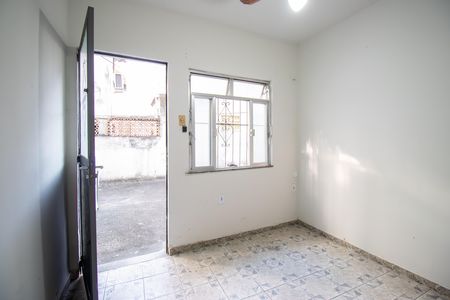 Sala de casa para alugar com 1 quarto, 50m² em Irajá, Rio de Janeiro
