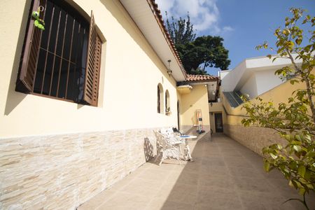 Casa à venda com 105m², 4 quartos e 1 vagaQuintal
