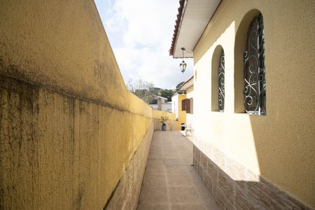 Casa à venda com 105m², 4 quartos e 1 vagaQuintal